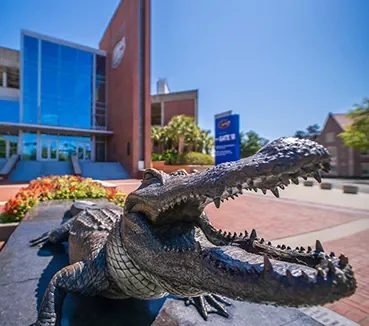 gator statue